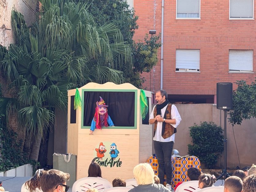 Cuentacuentos con actor y marionetista